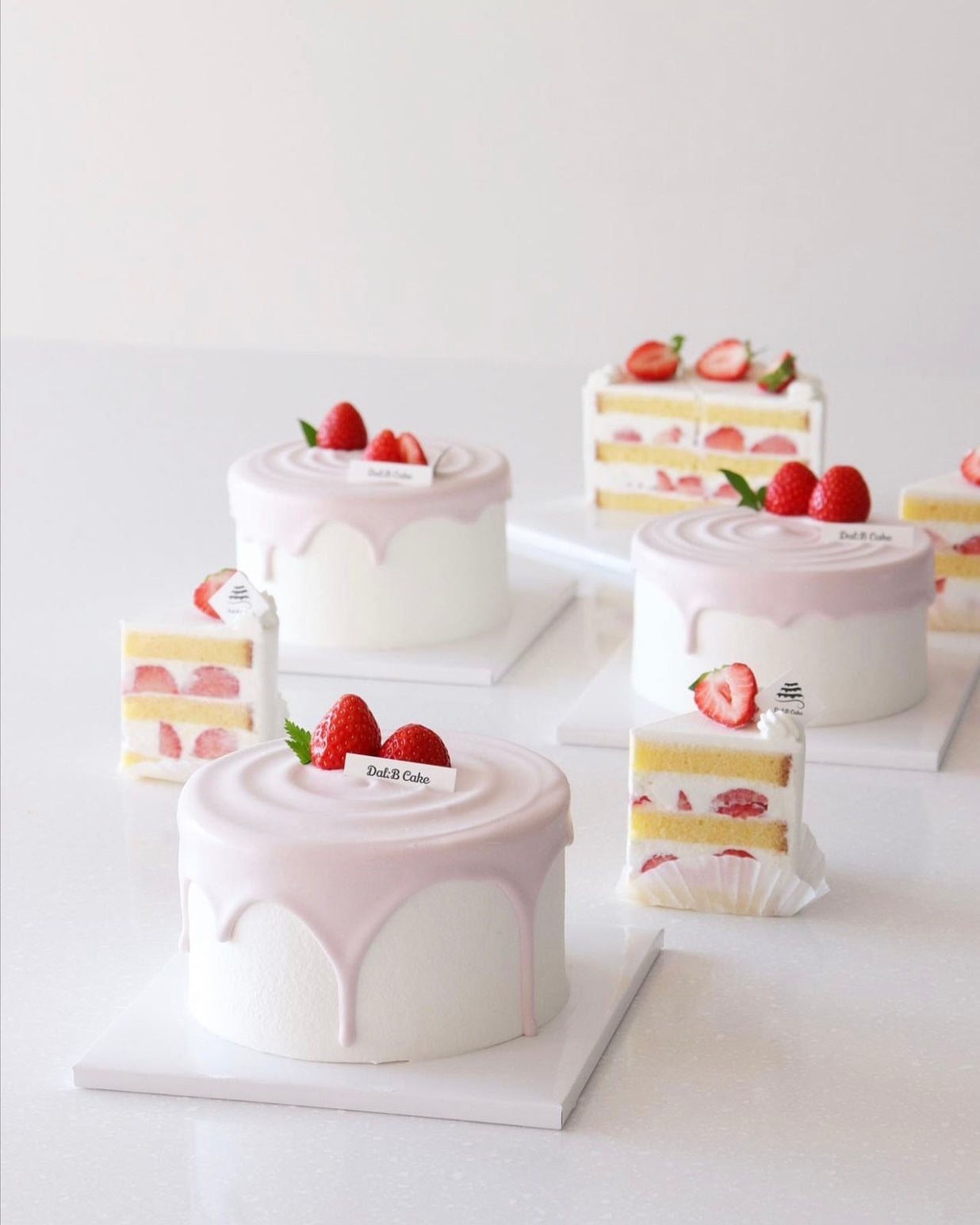 Online Class : Dal B Cake - Strawberry Cake with Pink Melting Cream