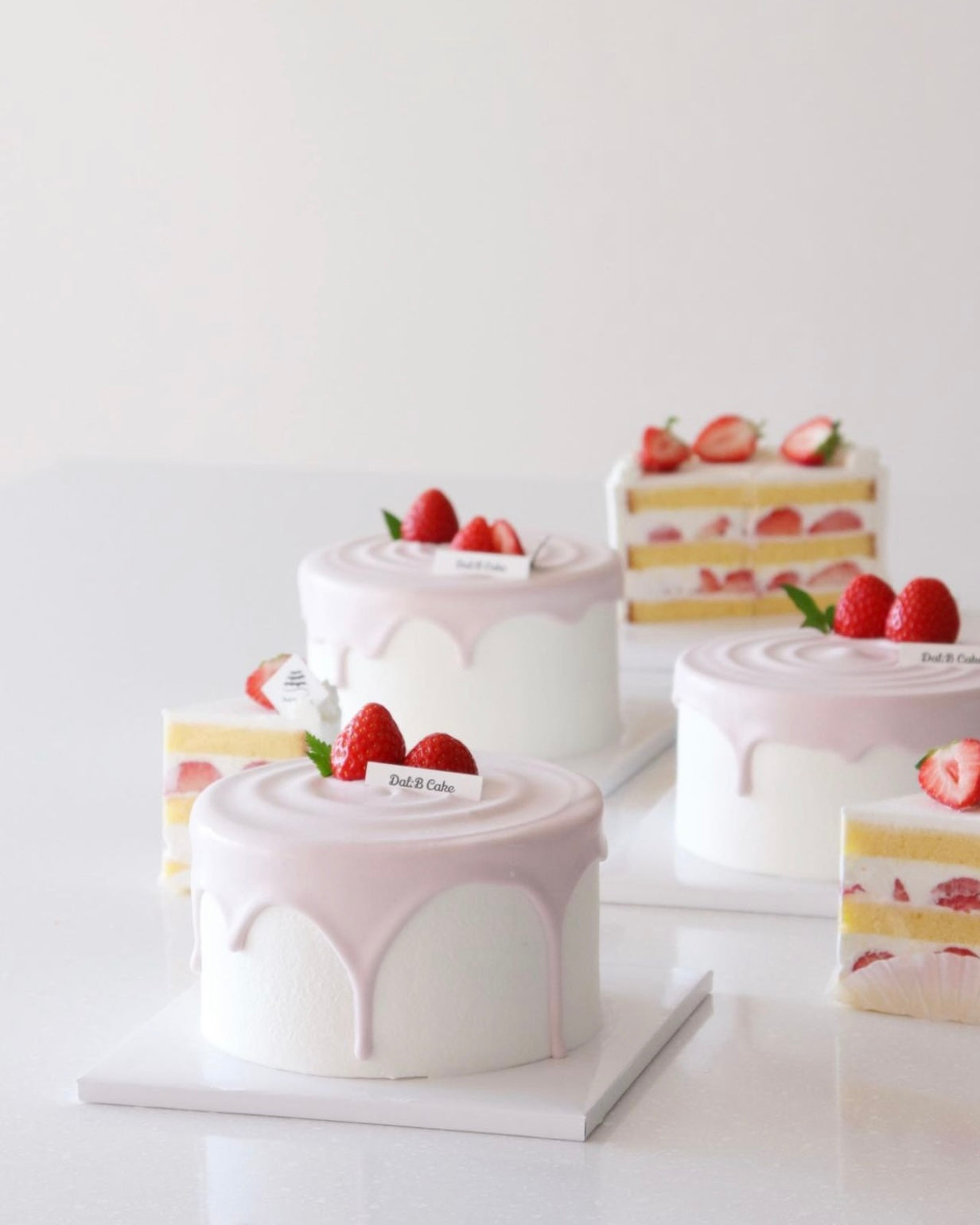 Online Class : Dal B Cake - Strawberry Cake with Pink Melting Cream