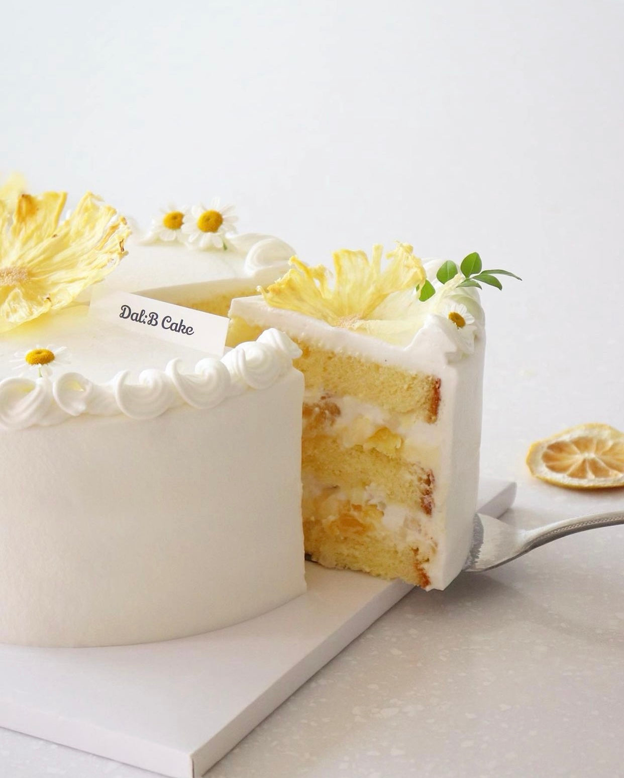 Online Class : DAL B CAKE - Pineapple Coconut Cake – Mrs Flowercake